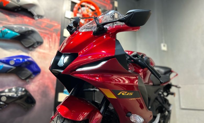 Yamaha R15 V4